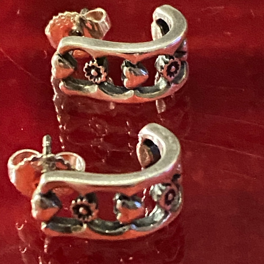 Retired HTF James Avery Hearts Flowers Earrings
